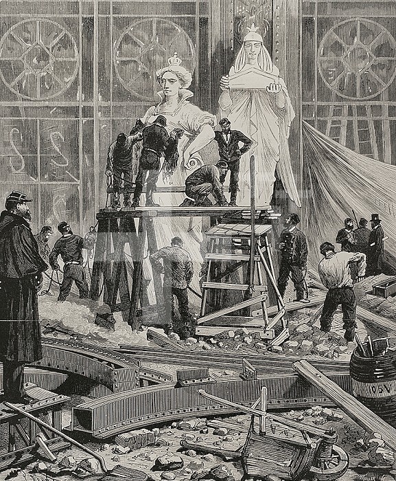 History of France. Paris. Universal Exhibition of 1878. It was held from May 1 to November 10, 1878. Final preparations for the placement of the allegorical statues on the facade of the Palace of Mars. Engraving. La Ilustracion Espanola y Americana, 1878.. Final preparations for the placement of the allegorical statues on the facade of the Palace of Mars. 