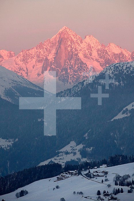 Mont-Blanc mountain range. The Green Needle